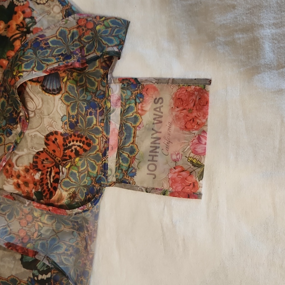 Johnny Was nylon packable, reusable totebag. FLORAL & BUTTERFLY PRINT. - Picture 3 of 3